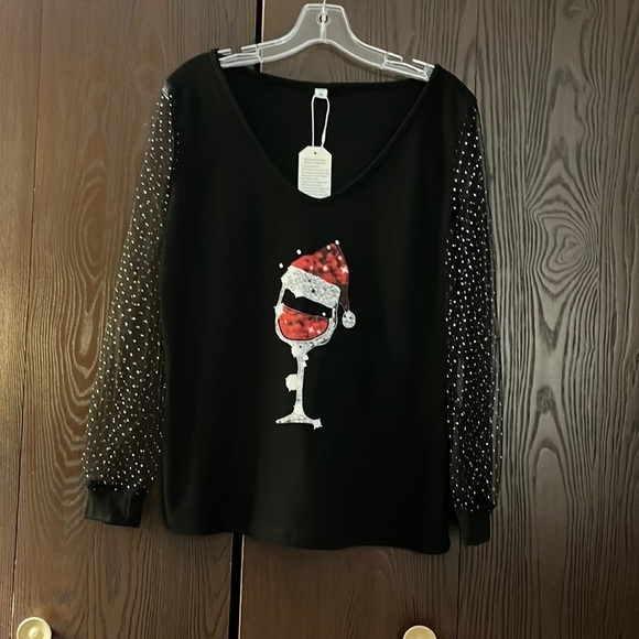 Made with ❤️ black holiday top. Santa wine glass for decoration. Size Med NWT - Picture 1 of 6
